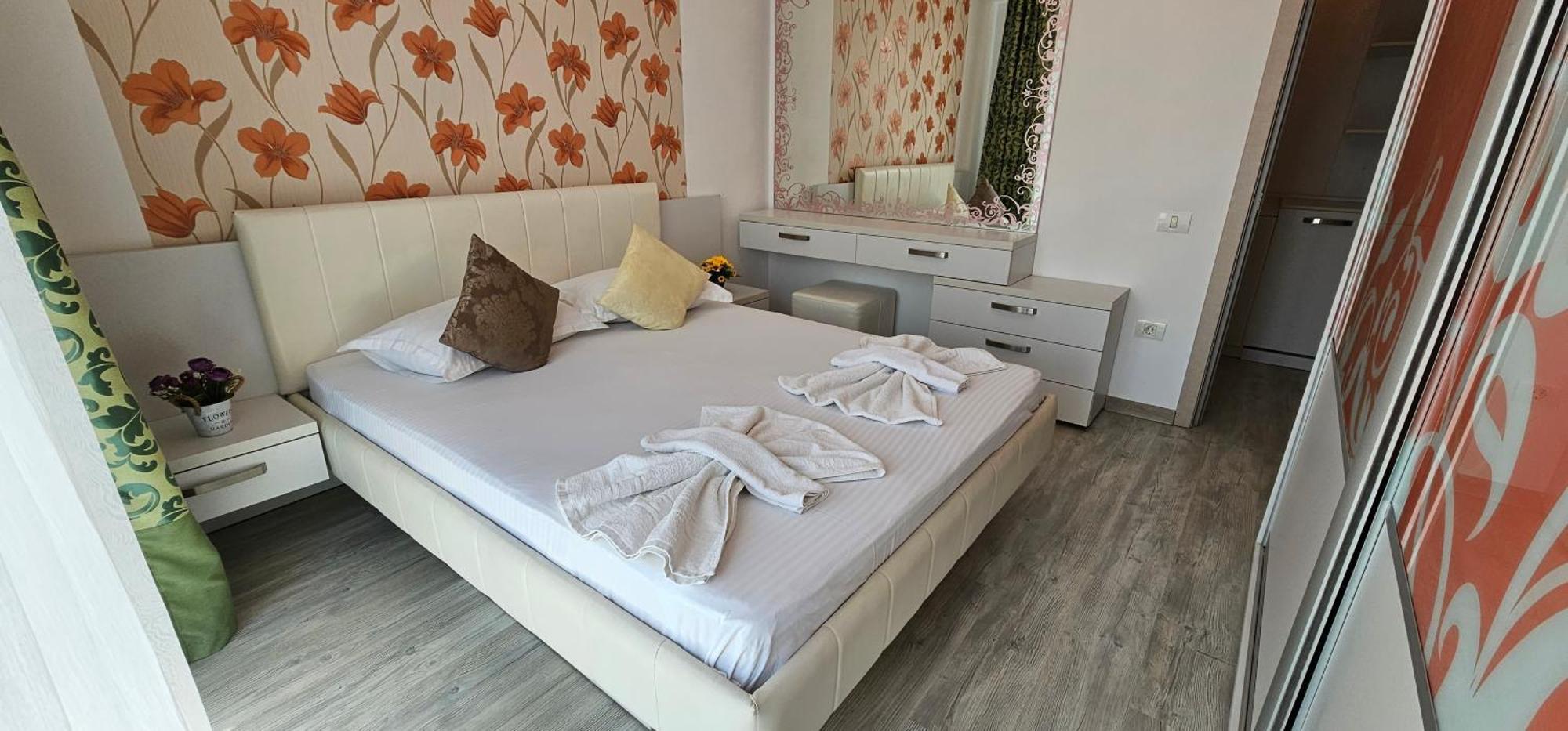 Luxury Aparthotel Promenada In Building Stefan Prima Linie La Mare Năvodari Exteriér fotografie