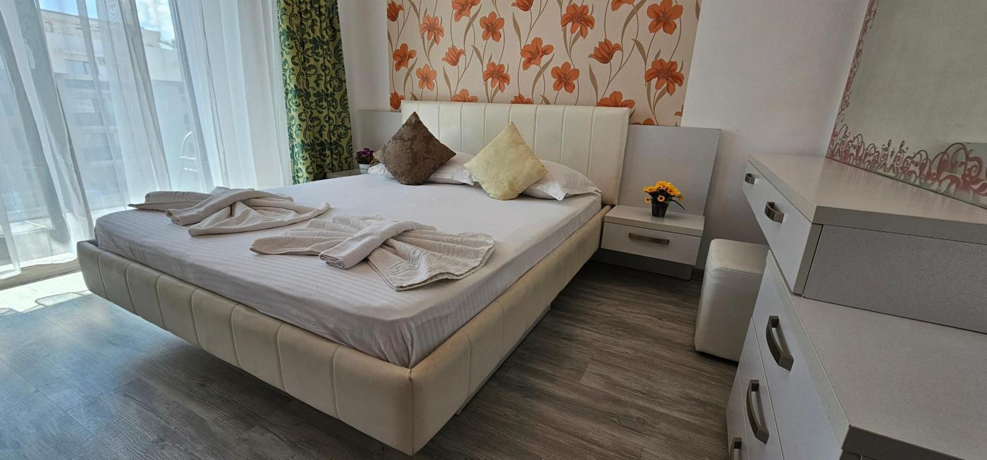 Luxury Aparthotel Promenada In Building Stefan Prima Linie La Mare Năvodari Exteriér fotografie