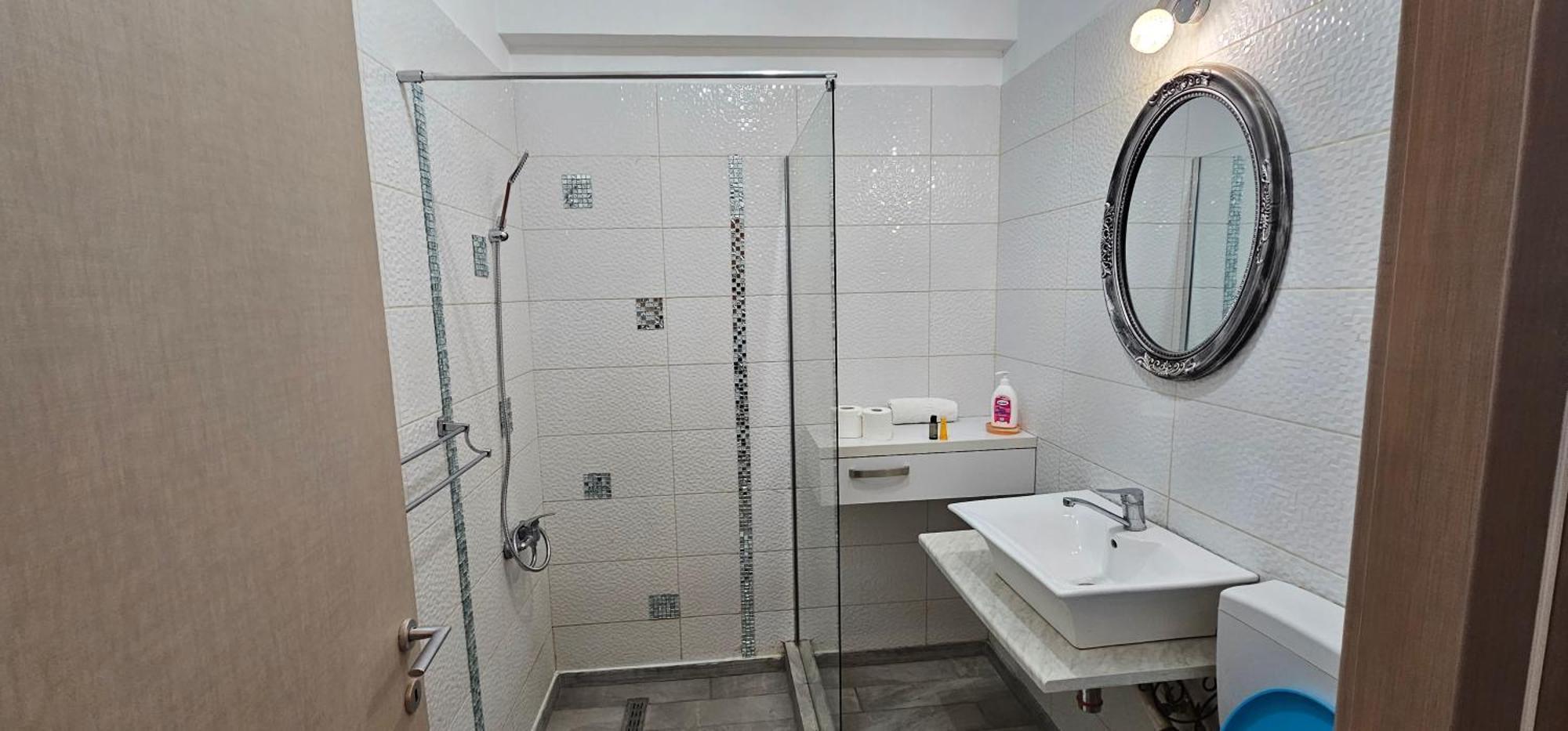 Luxury Aparthotel Promenada In Building Stefan Prima Linie La Mare Năvodari Exteriér fotografie